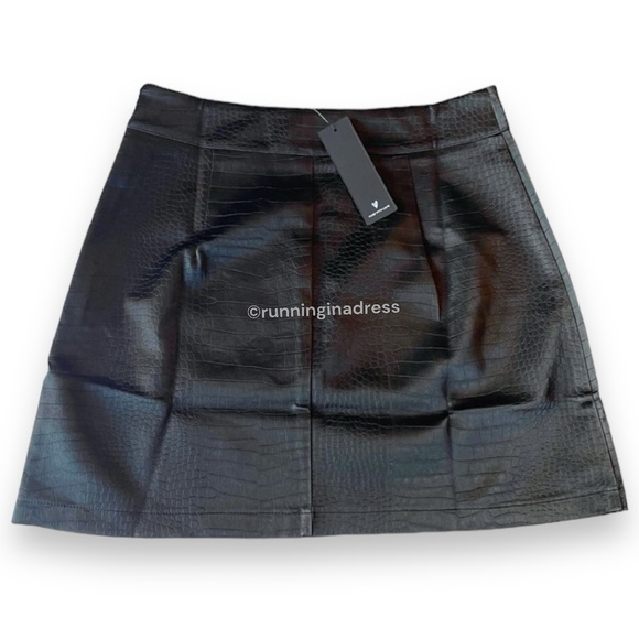 NWT Lulus Going Boldly Black Crocodile Vegan Leather Mini Skirt In Size Small - Picture 8 of 14